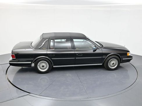 Used 1990 Lincoln Continental Signature image 31