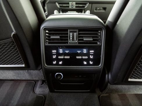 Certified 2025 Porsche Cayenne Coupe image 21