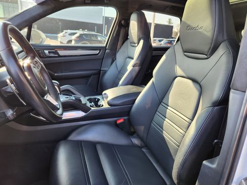 Used 2023 Porsche Cayenne Turbo AWD/4WD image 5