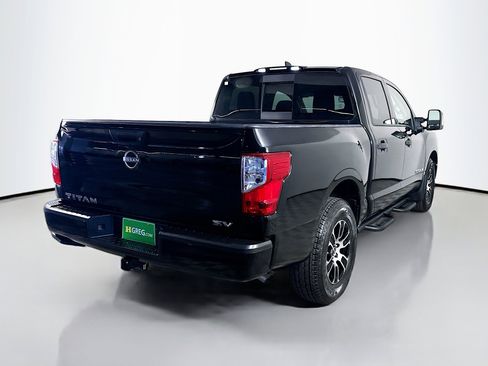 Used 2024 Nissan Titan SV w/ SV Convenience Package RWD image 10
