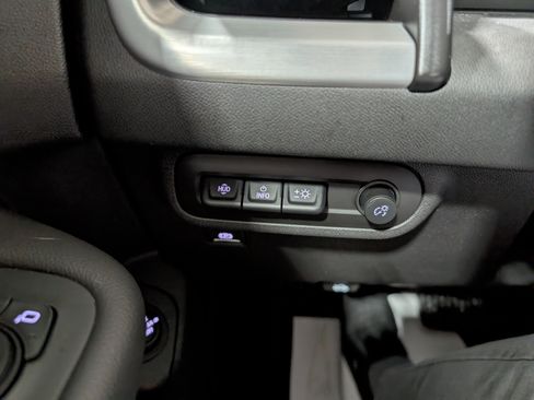 Used 2022 GMC Terrain SLT w/ Tech Package image 22