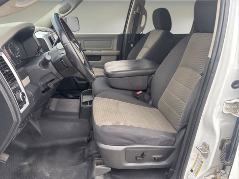 Used 2011 RAM 5500 SLT image 6