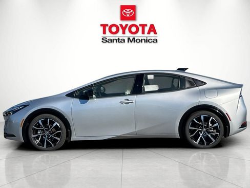 New 2026 Toyota Prius Plug-In Hybrid FWD image 8
