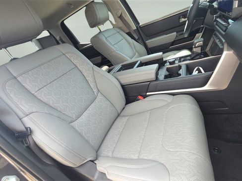 Used 2023 Toyota Tundra Limited image 23