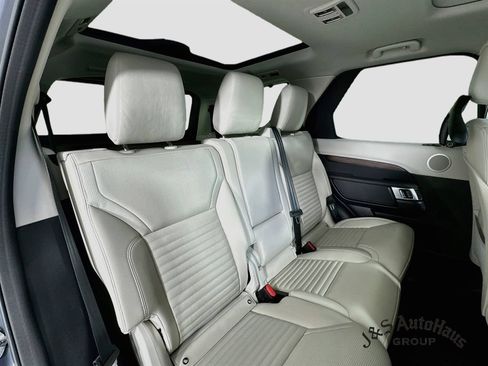 Used 2024 Land Rover Discovery S AWD/4WD image 34