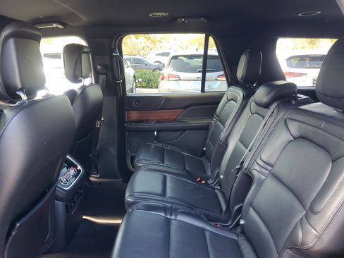 Used 2019 Lincoln Navigator Select w/ Technology Package image 11