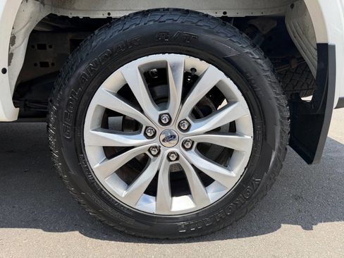 Used 2017 Ford F150 Lariat w/ Equipment Group 502A Luxury AWD/4WD image 13