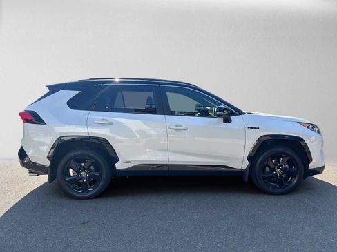 Used 2019 Toyota RAV4 XSE AWD/4WD image 2