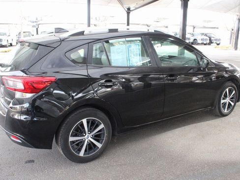 Used 2022 Subaru Impreza Premium image 17