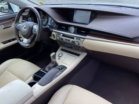 Used 2017 Lexus ES 350 w/ Navigation System Package FWD image 27