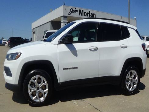 Certified 2025 Jeep Compass Latitude AWD/4WD image 1