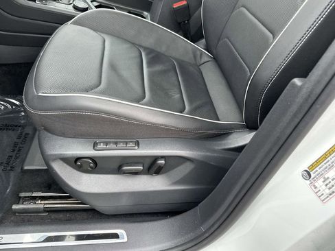 Certified 2023 Volkswagen Tiguan SEL R-Line image 23