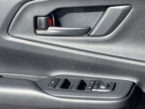 New 2026 Toyota Prius Plug-In Hybrid FWD image 16