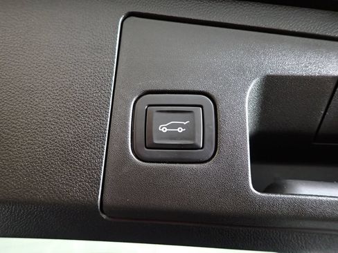 Used 2020 Cadillac XT4 Sport w/ Driver Awareness Package AWD/4WD image 19