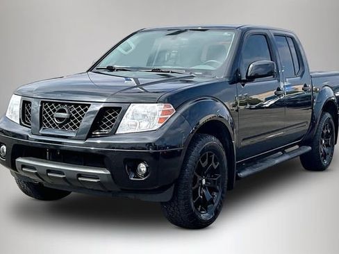 Used 2021 Nissan Frontier SV w/ Midnight Edition Floor Mats image 2
