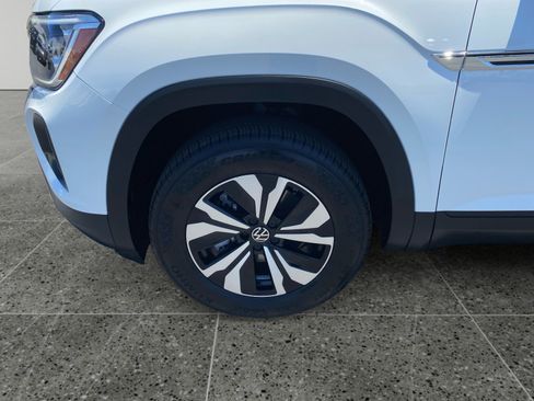 Used 2026 Volkswagen Atlas Cross Sport SE AWD/4WD image 14