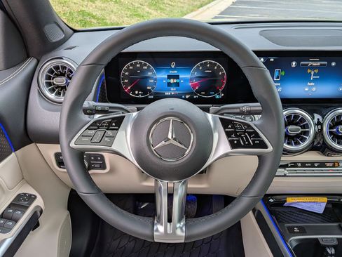 New 2026 Mercedes-Benz GLB 250 image 19