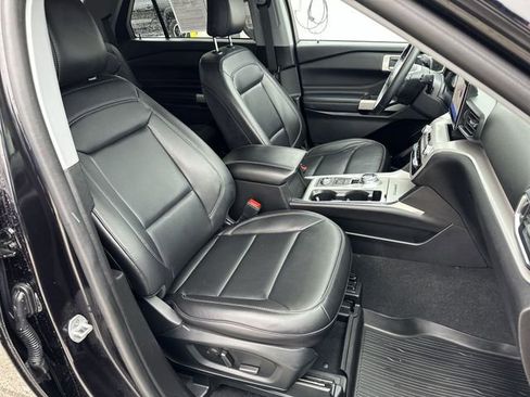 Used 2023 Ford Explorer XLT w/ Equipment Group 202A AWD/4WD image 26