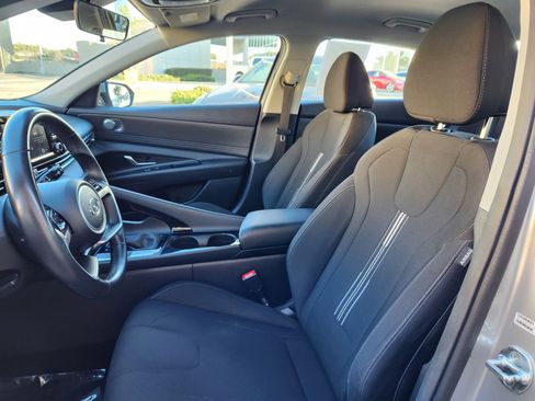 Certified 2022 Hyundai Elantra SEL w/ Convenience Package image 27