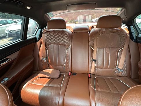 Used 2018 BMW 740e xDrive w/ Luxury Rear Seating Package image 10