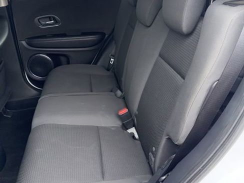 Used 2022 Honda HR-V EX image 9