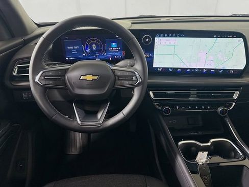 New 2025 Chevrolet Traverse LT w/ Sun and Wheel Package image 24