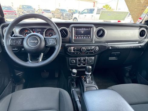 Used 2023 Jeep Wrangler Unlimited Sport AWD/4WD image 5