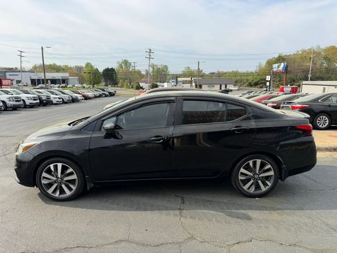 Used 2020 Nissan Versa SR FWD image 4