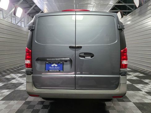 Used 2021 Mercedes-Benz Metris image 7