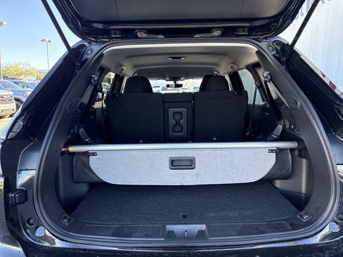 Used 2025 Mitsubishi Outlander ES image 14