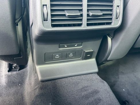 New 2026 Land Rover Range Rover Velar Dynamic SE image 10