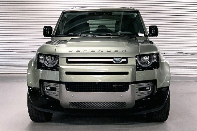 Used 2022 Land Rover Defender 110 X-Dynamic HSE AWD/4WD image 2
