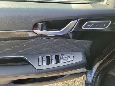 Used 2020 Hyundai Palisade Limited image 11