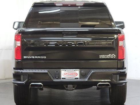 Used 2019 Chevrolet Silverado 1500 High Country w/ Technology Package AWD/4WD image 5