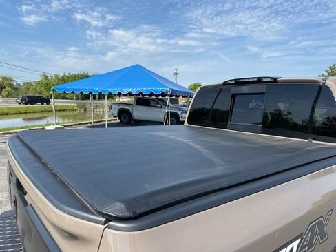 Used 2021 Nissan Titan PRO-4X w/ Pro-4x Convenience Package AWD/4WD image 6