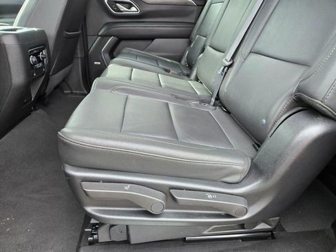 Used 2024 Chevrolet Suburban LT image 11