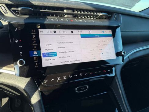 New 2026 Jeep Grand Cherokee Altitude image 29