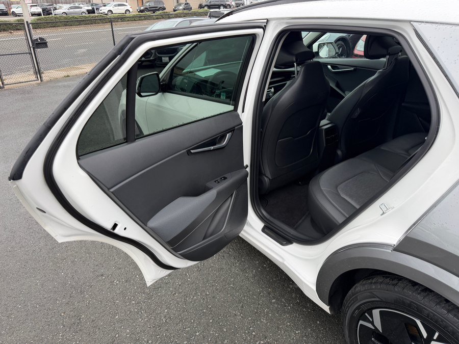 Used 2023 Kia Niro Wave w/ Wave Preserve Package FWD image 46