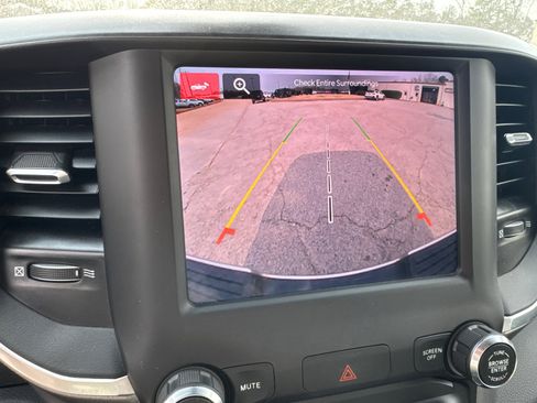 Used 2024 RAM 2500 Big Horn w/ Bed Utility Group image 21