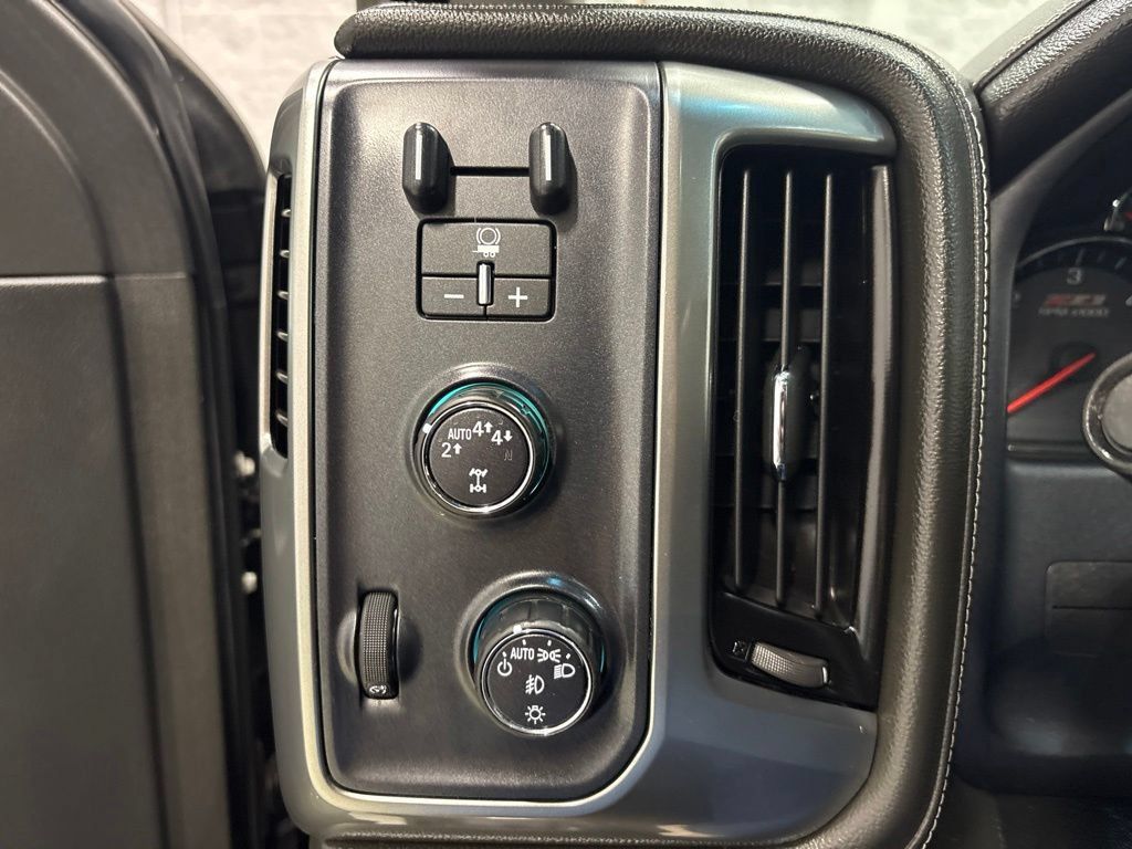Used 2017 Chevrolet Silverado 1500 LTZ Z71 w/ LTZ Plus Package AWD/4WD image 25