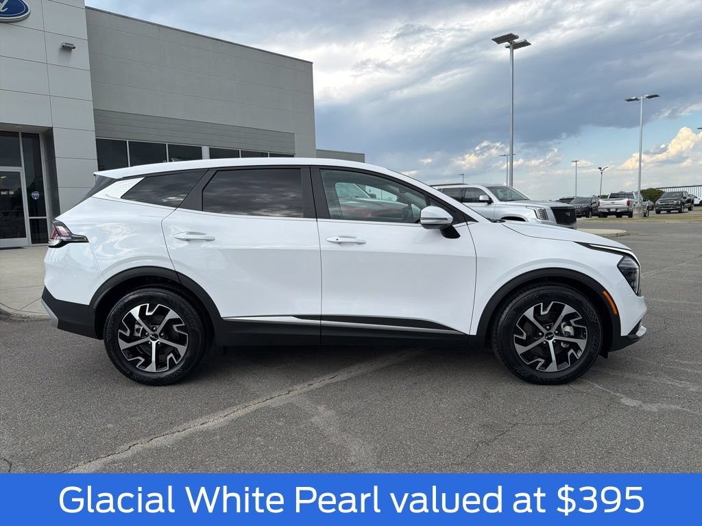 Used 2025 Kia Sportage EX FWD image 2