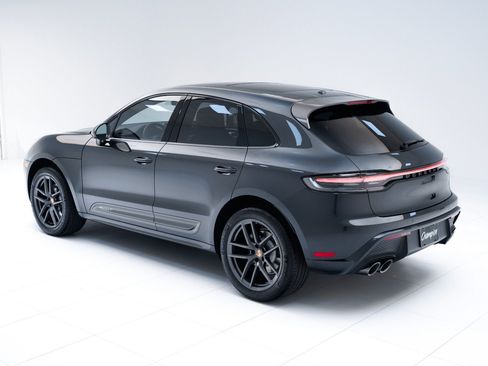 Used 2026 Porsche Macan AWD/4WD image 3