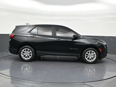 Used 2024 Chevrolet Equinox LS FWD image 7