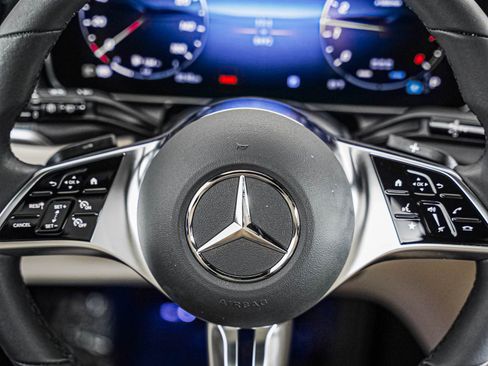 Certified 2025 Mercedes-Benz GLC 300 4MATIC image 12