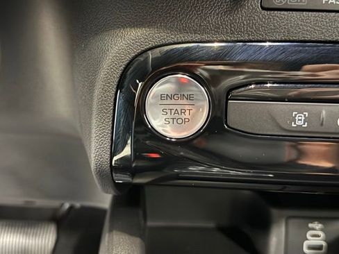 Used 2025 Ford Escape ST-Line w/ Tech Pack #1 FWD image 17
