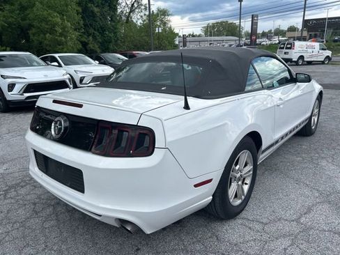 Used 2014 Ford Mustang Convertible RWD image 3