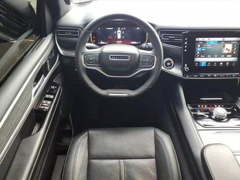 Used 2024 Jeep Wagoneer Series II w/ Flexible Seating Group image 19