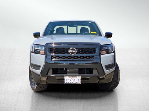 Used 2026 Nissan Frontier SV w/ Tow Package RWD image 2