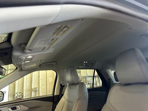 Used 2025 Ford Explorer Active w/ Active Comfort Package image 24