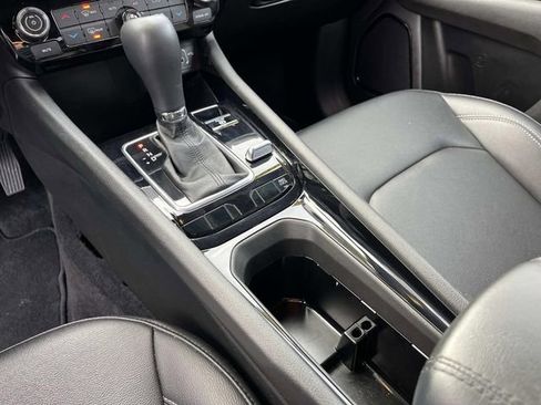 Used 2025 Jeep Compass Limited image 30